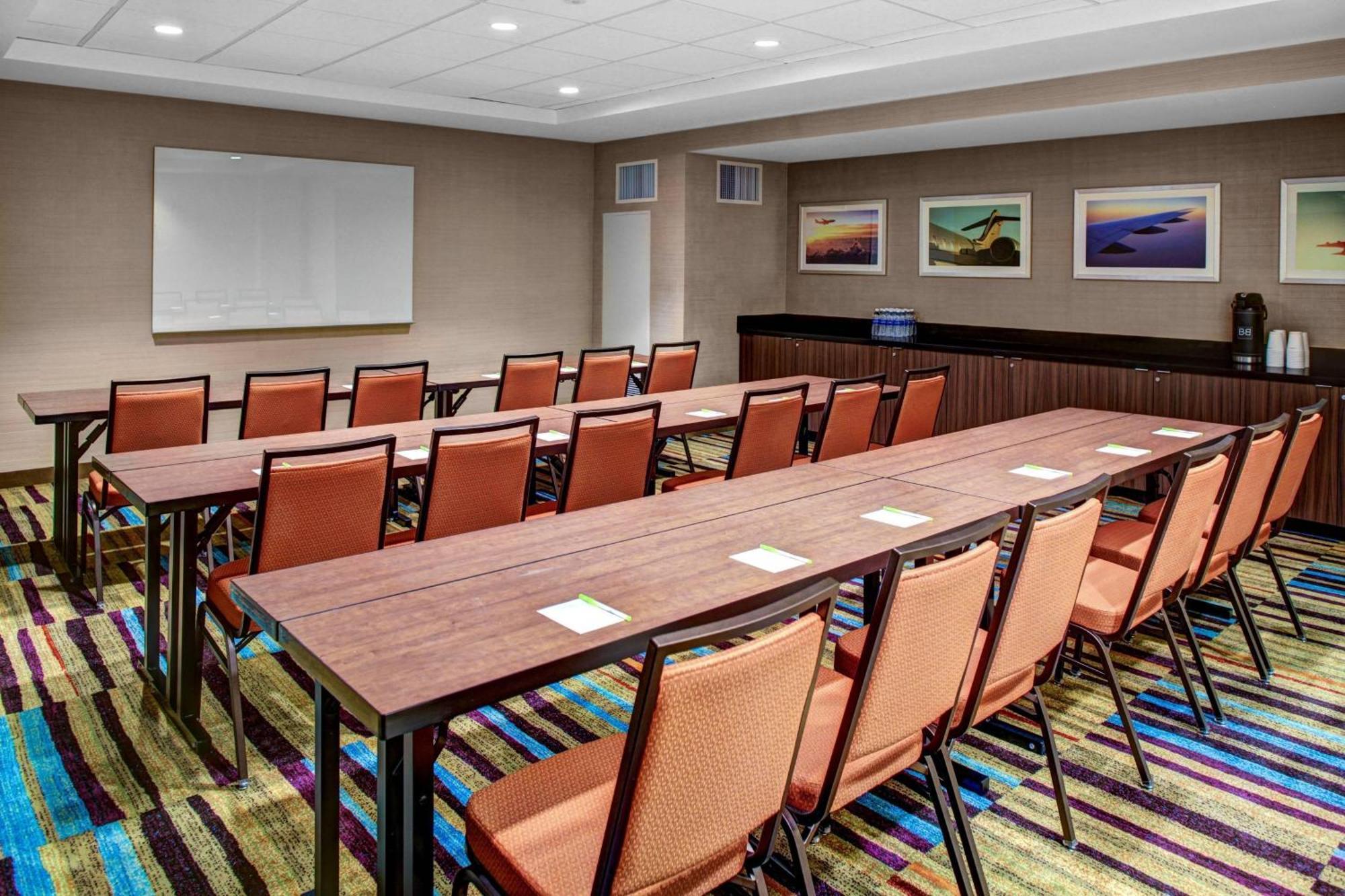 Fairfield & By Marriott Angeles Lax/el Segundo Hotel 3*