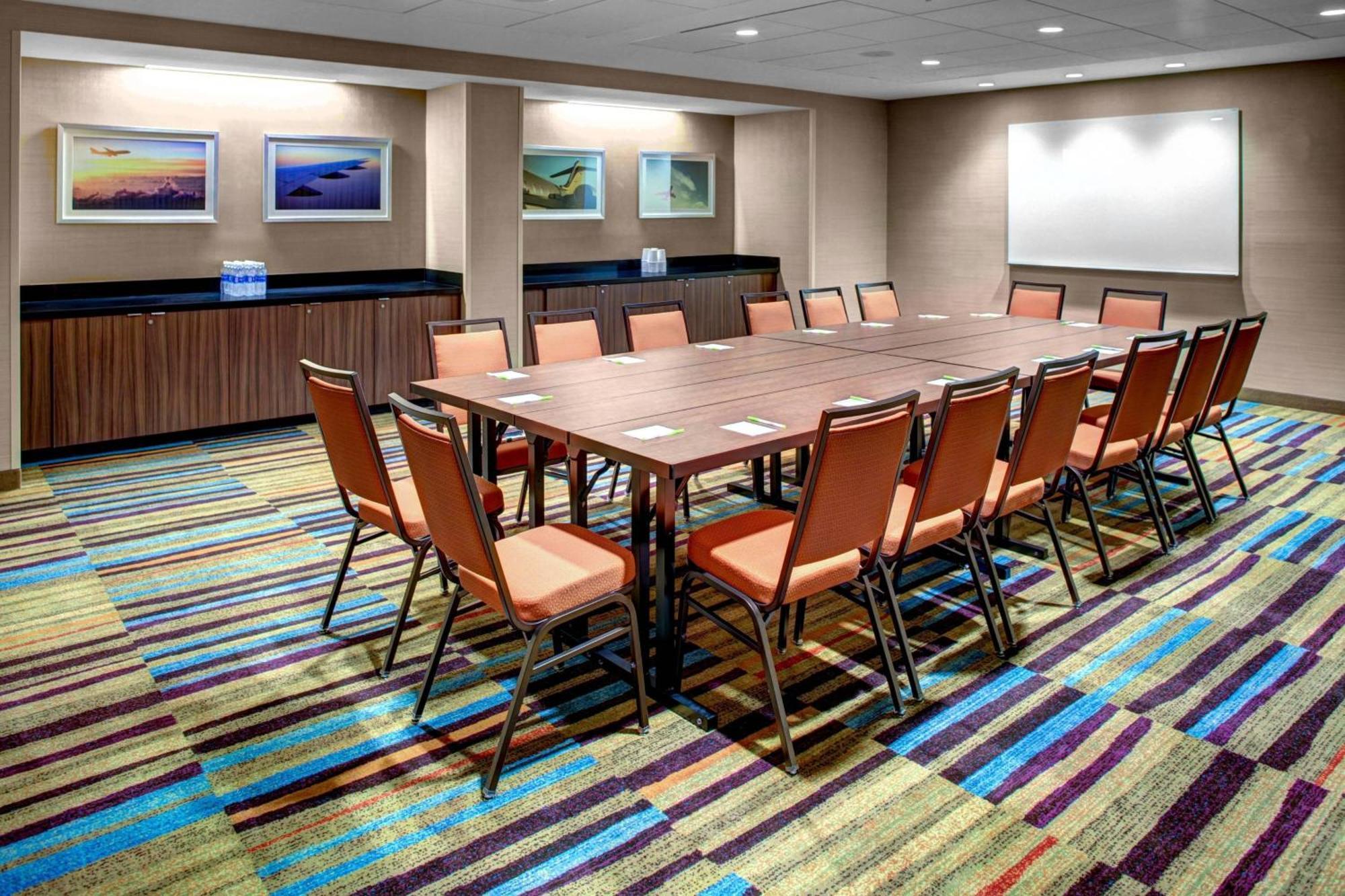 Fairfield & By Marriott Angeles Lax/el Segundo Hotel 3*